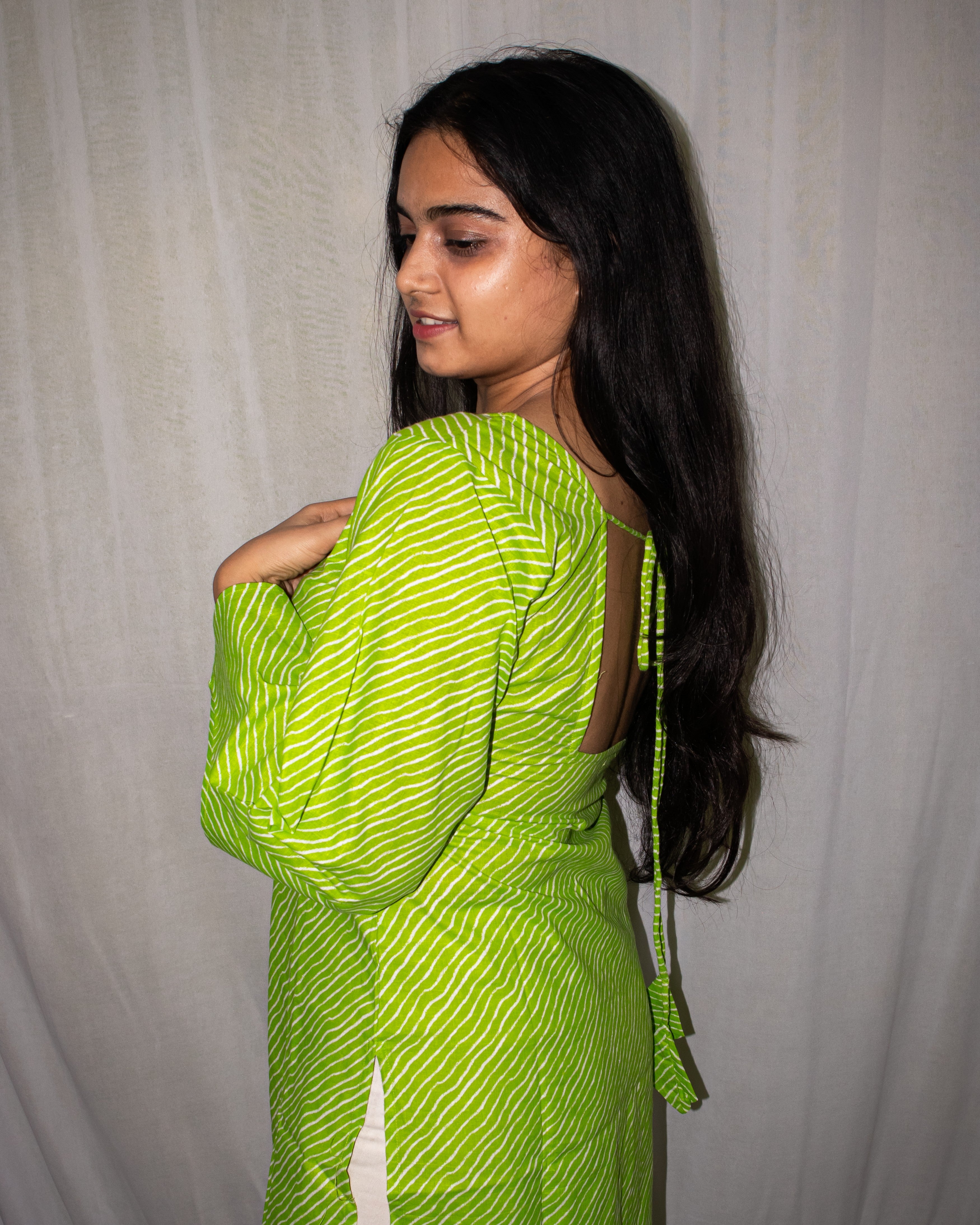 Leher Deep Back Bell Sleeve Kurti