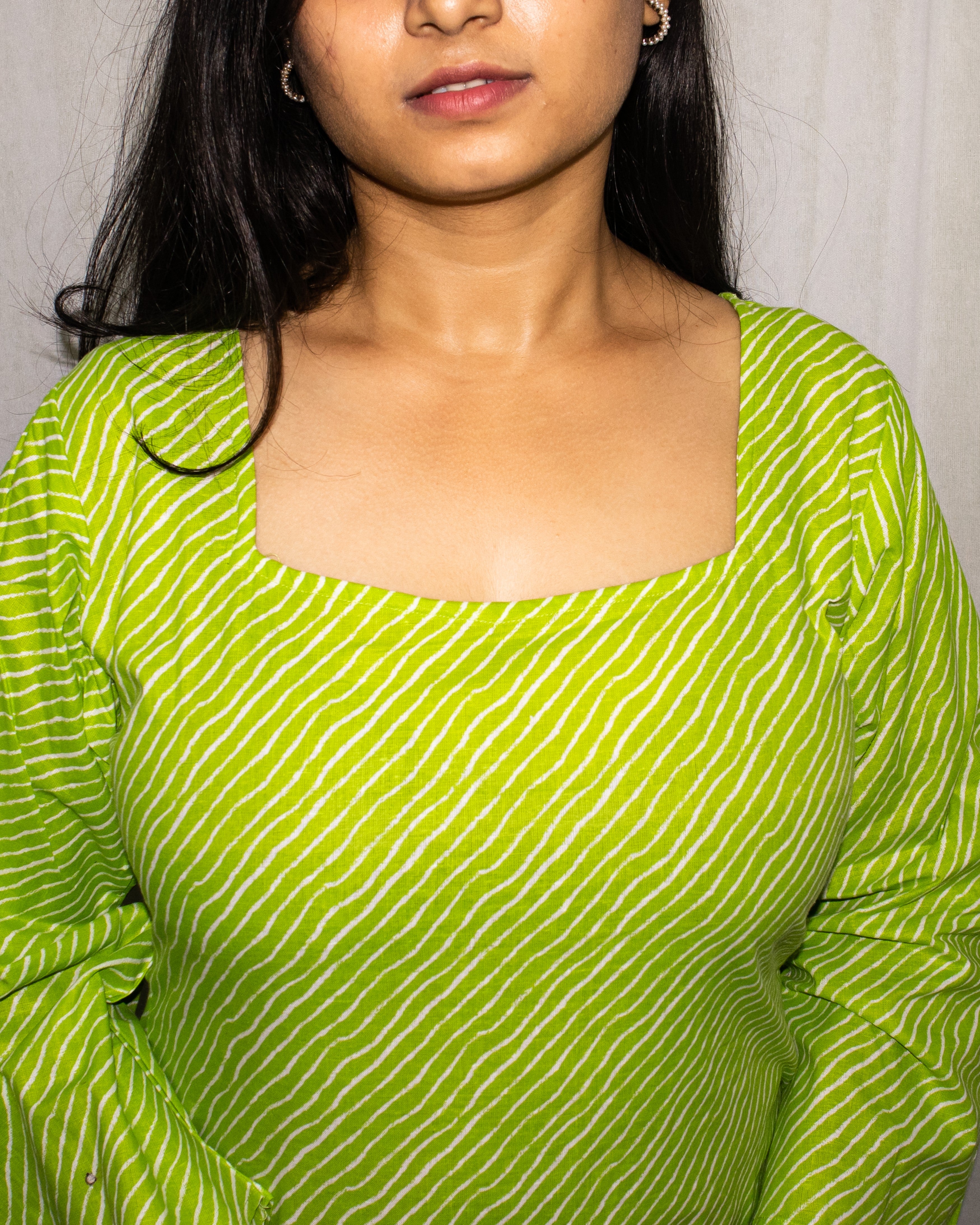 Leher Deep Back Bell Sleeve Kurti