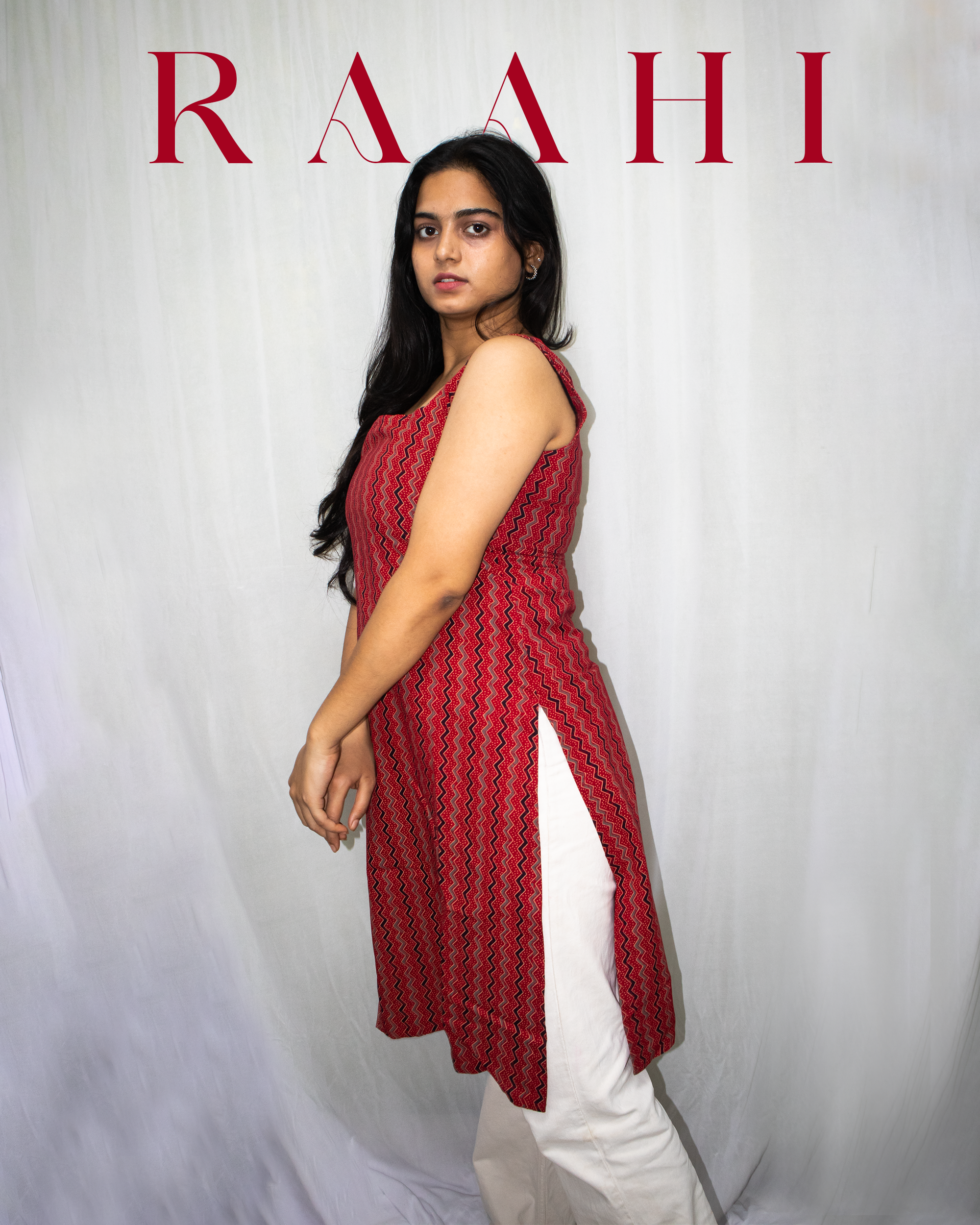 Raahi Long Sleeveless Kurti