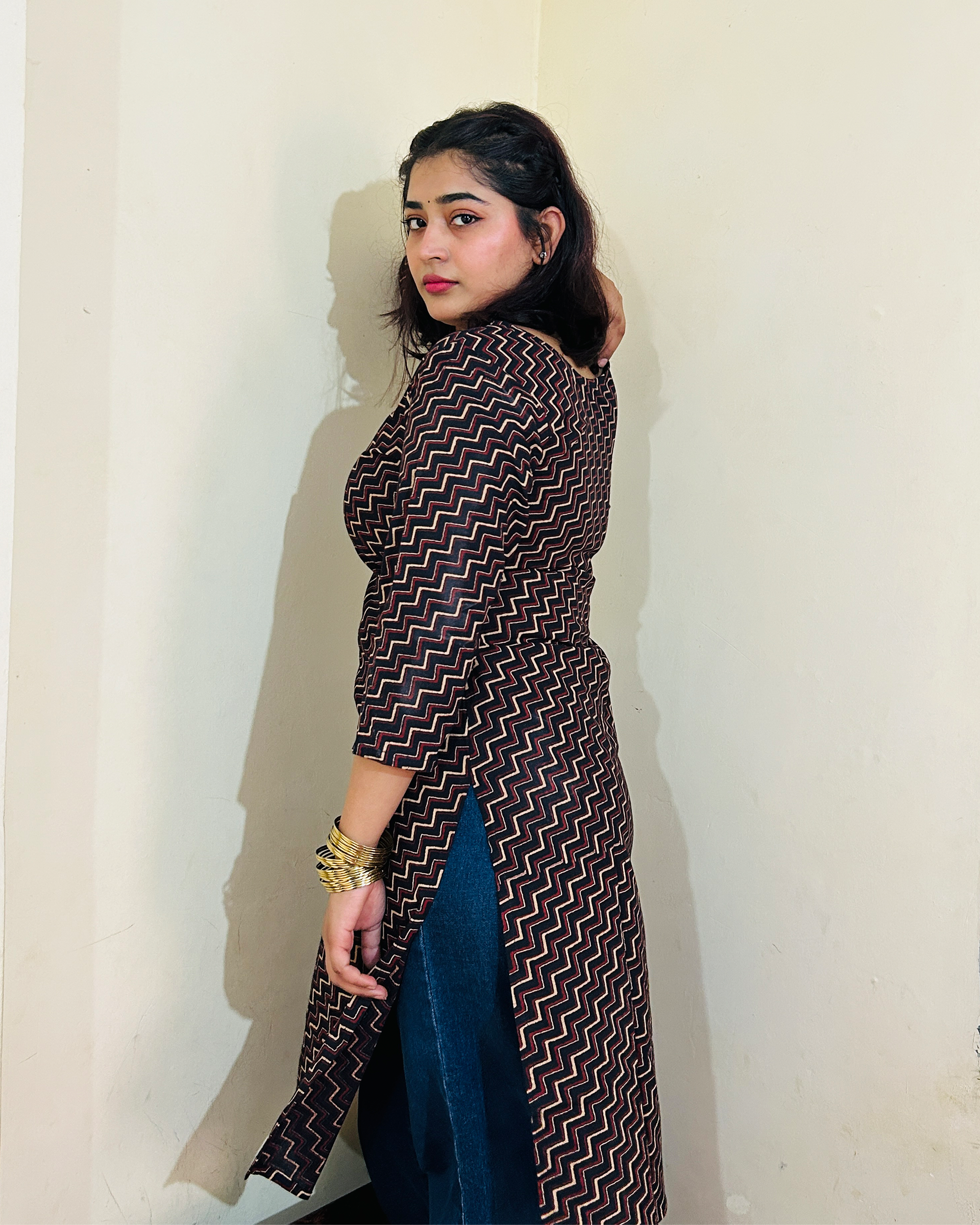 Mahira Zigzag Long Straight Kurti