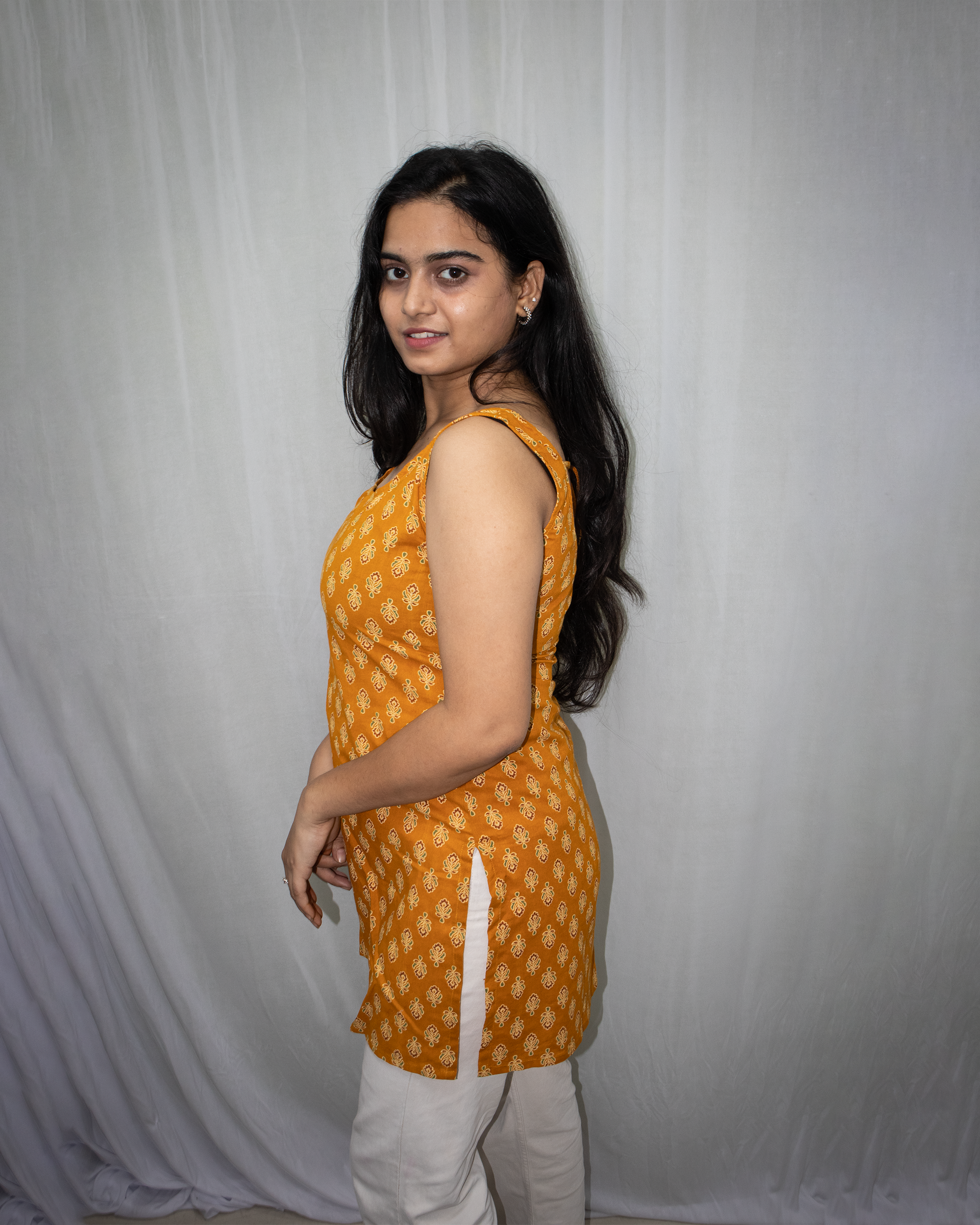 Noor Sleeveless Kurti