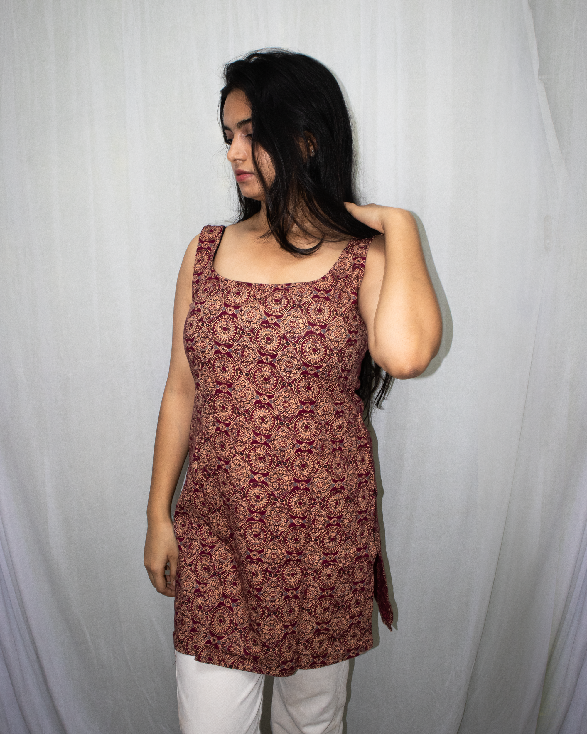 Zehra Deep Back Sleeveless Kurti