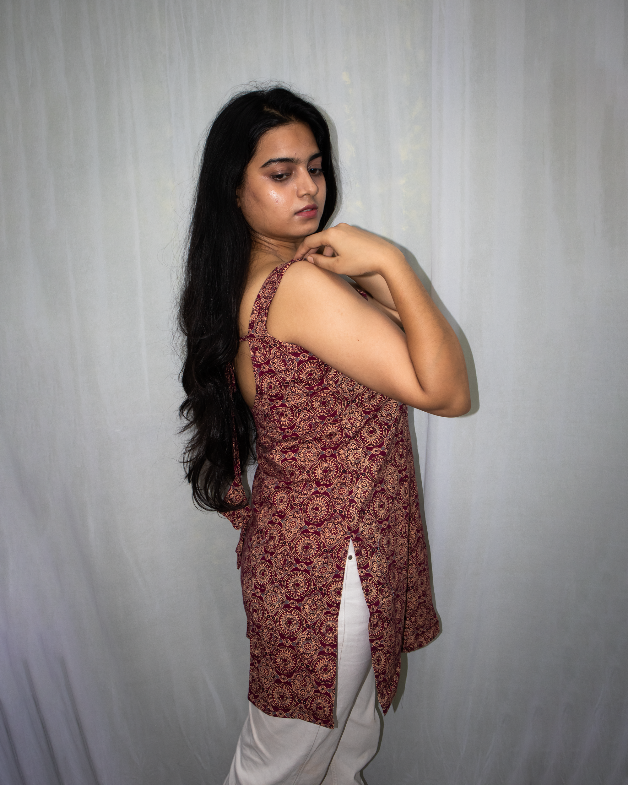 Zehra Deep Back Sleeveless Kurti